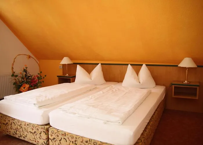 ホテル Haus Kehrwieder - Am Kur-cafe バート・ズダーオーデ